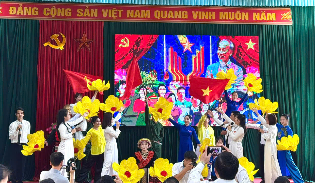 Anh-tin-bai
